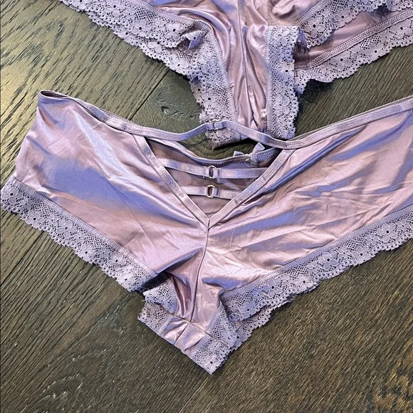 Victoria’s Secret Elegant Lace cheeky Women's Panties Set - Picture 3 of 7